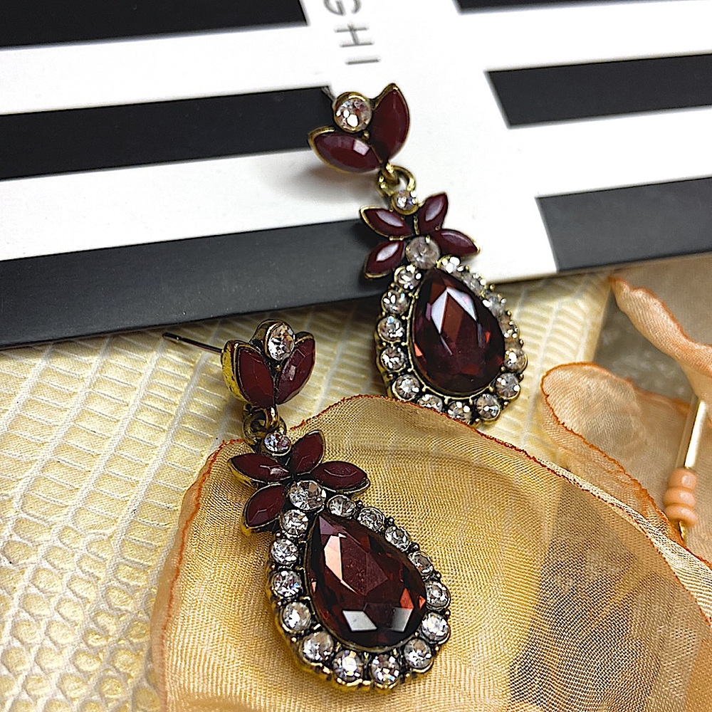 Wine sparkly earrings